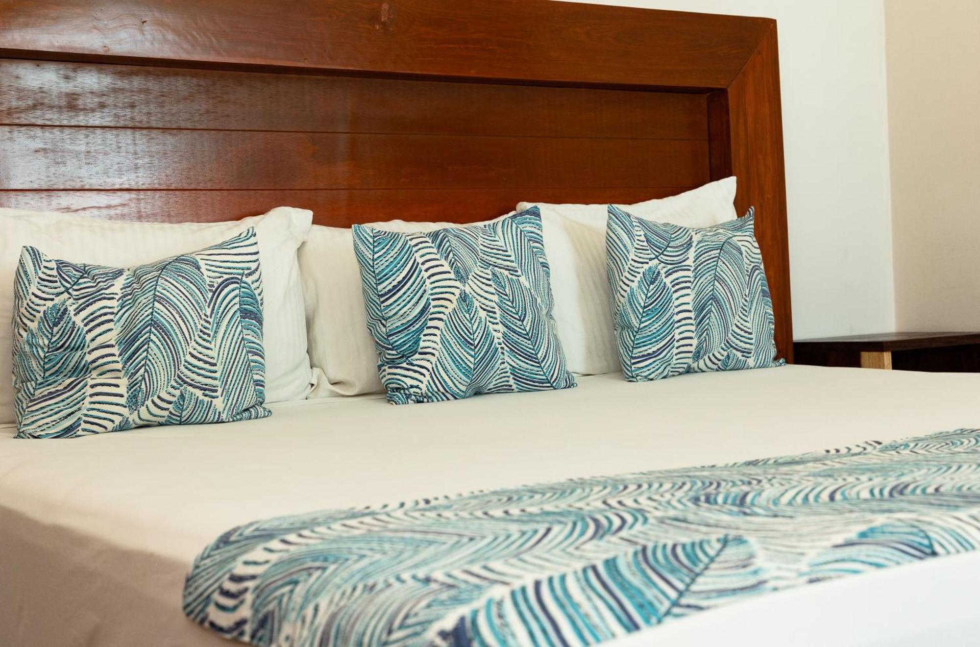 Aquastar Hotel & Apartments Махауаль Экстерьер фото